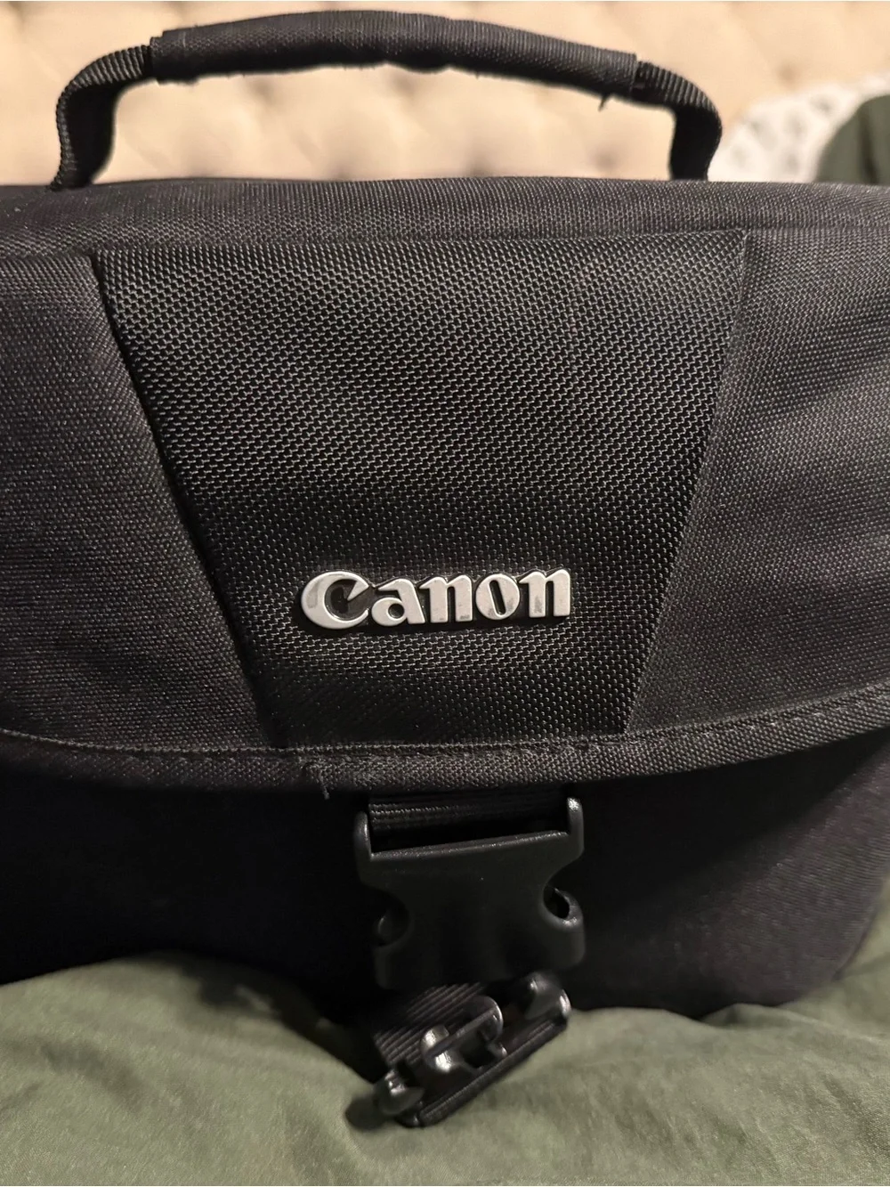 Canon EOS Rebel T5i DSLR Camera Body and lens